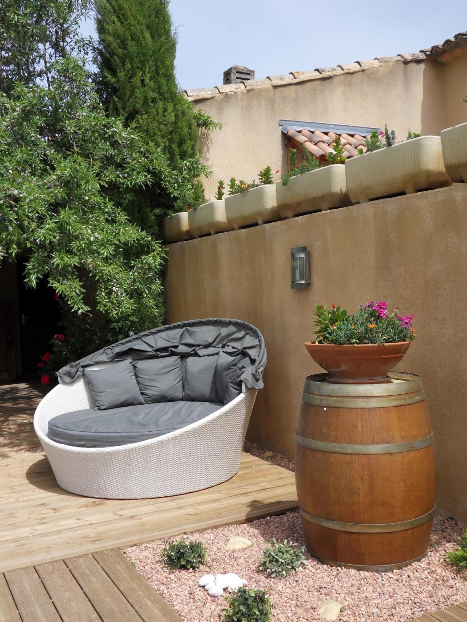 Le Jardin D'ivana D'hotes Avec Piscine Chauffee Oppède