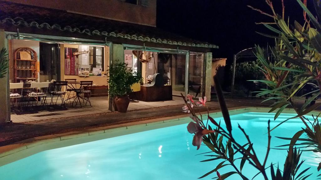 Le Jardin D'ivana D'hotes Avec Piscine Chauffee Bed & Breakfast Oppède
