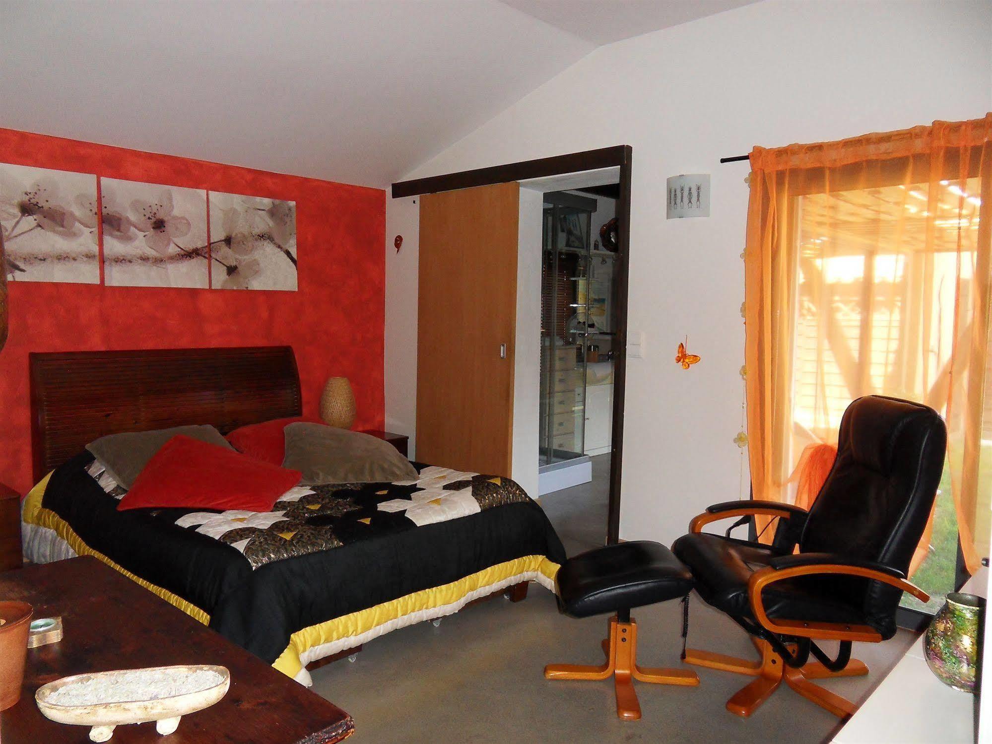 Le Jardin D'ivana D'hotes Avec Piscine Chauffee Bed & Breakfast *